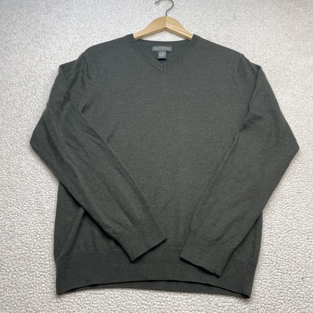 Banana Republic Sweater Mens‎ M Green Extra Fine Merino Wool V-Neck 0780